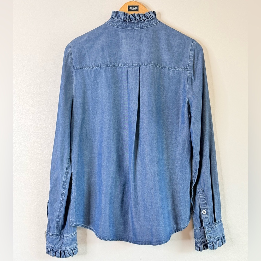 NEW COURT & ROWE Ruffle Tencel Lyocell Button-Down Shirt in Denim Blue - Picture 7 of 10